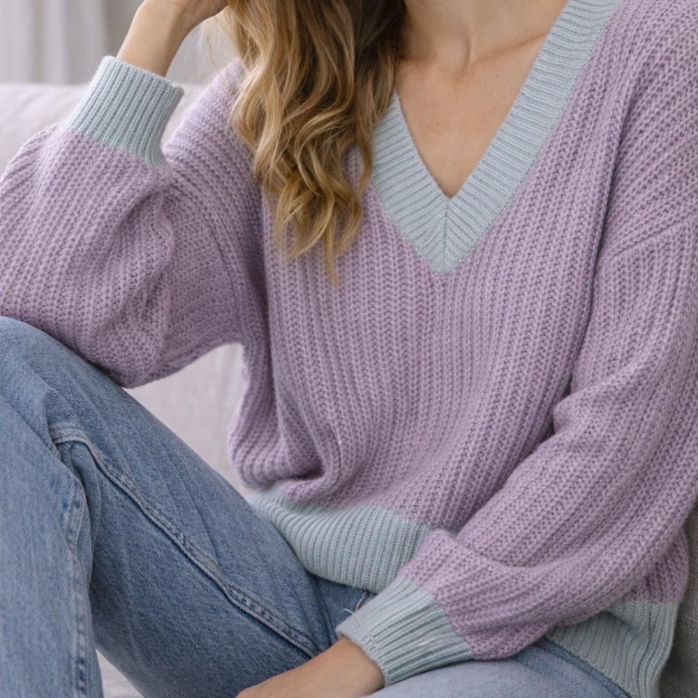 Elegant Lavender and Mint V-Neck Sweater